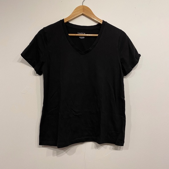 **$5 SALE** Time and True Black V-Neck Short Sleeve T-Shirt Size Small - Picture 1 of 2
